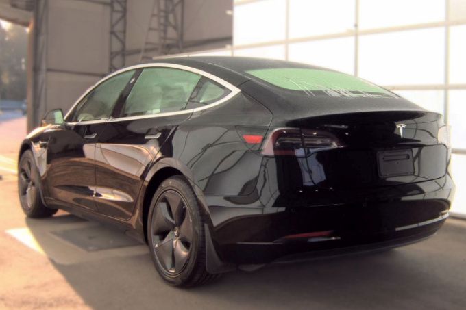 Used 2020 Tesla Model 3 Standard Range RWD image 15