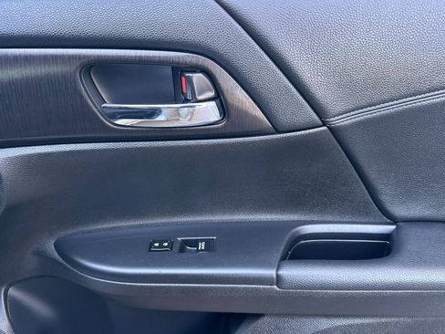 Used 2013 Honda Accord EX image 18