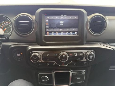 Used 2022 Jeep Wrangler Unlimited Sport AWD/4WD image 20