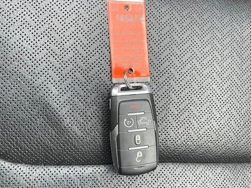 Used 2019 RAM 1500 Laramie image 18