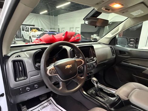 Used 2022 Chevrolet Colorado W/T w/ WT Convenience Package AWD/4WD image 21