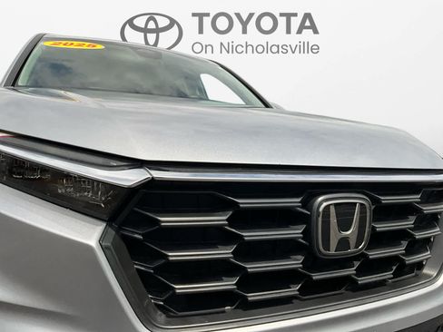 Used 2025 Honda CR-V EX image 16