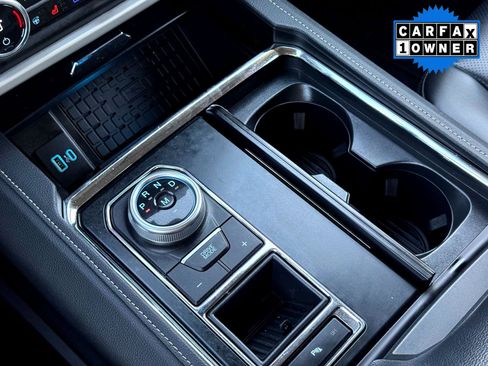 Used 2024 Ford Expedition XLT image 27