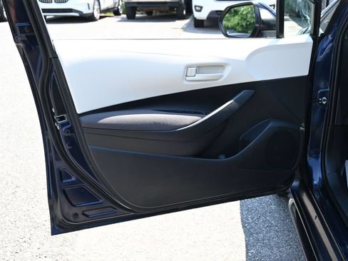Used 2025 Toyota Corolla LE FWD image 37