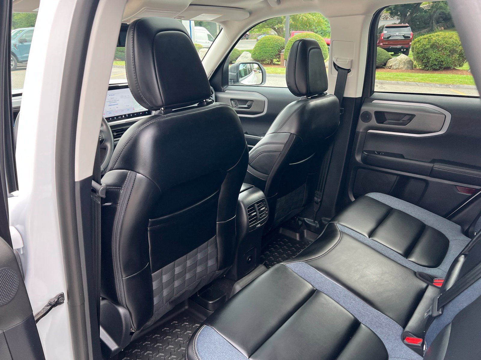 Used 2025 Ford Bronco Sport Outer Banks w/ Outer Banks Tech Package+ AWD/4WD image 15