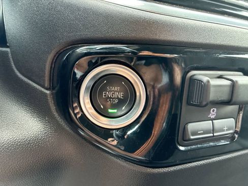 Used 2025 Chevrolet Silverado 2500 LT image 17