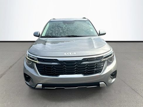 Certified 2024 Kia Seltos EX FWD image 2