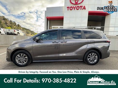 Used 2023 Toyota Sienna XLE AWD/4WD image 3