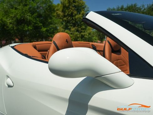 Used 2017 Ferrari California T RWD image 70