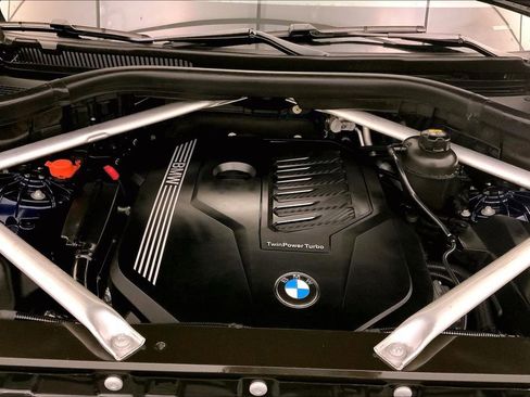 Used 2020 BMW X5 xDrive40i w/ Premium Package AWD/4WD image 9