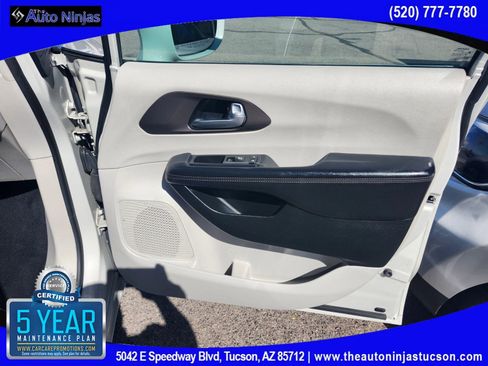 Used 2017 Chrysler Pacifica Touring-L Plus w/ Advanced Safetytec Group image 16