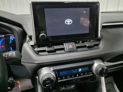 Used 2023 Toyota RAV4 LE AWD/4WD image 13