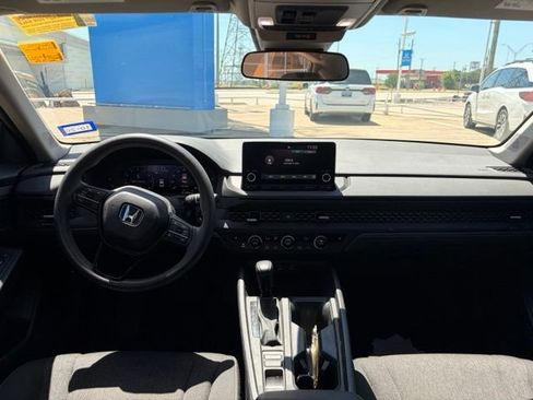 Used 2023 Honda Accord EX image 9