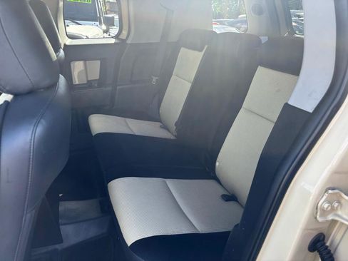 Used 2010 Toyota FJ Cruiser 4WD image 9