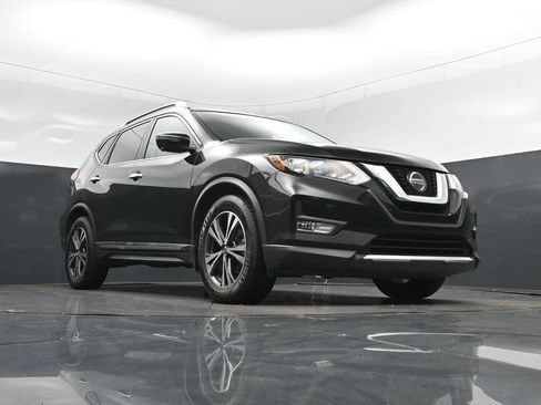 Used 2018 Nissan Rogue SL FWD image 44