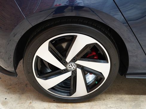 Used 2018 Volkswagen GTI SE w/ SE Leather Package image 61