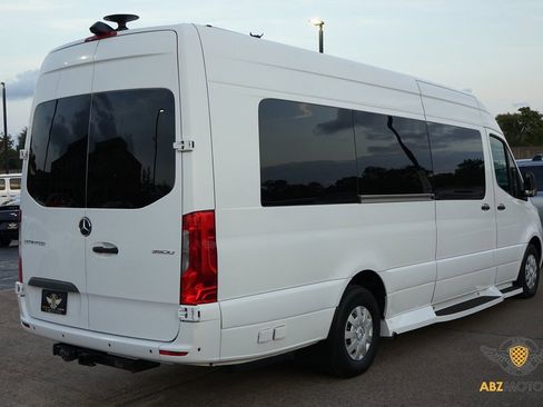 Used 2022 Mercedes-Benz Sprinter 3500 image 6