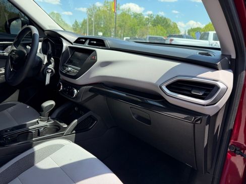 Used 2021 Chevrolet TrailBlazer LS FWD image 23