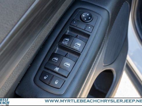 Certified 2020 Jeep Grand Cherokee Laredo image 16