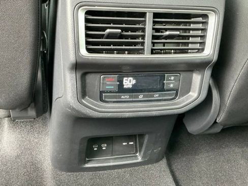 Certified 2025 Volkswagen Atlas SE w/ Black Wheel Package AWD/4WD image 18