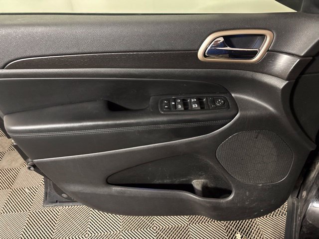 Used 2016 Jeep Grand Cherokee Laredo w/ Quick Order Package 23E AWD/4WD image 17