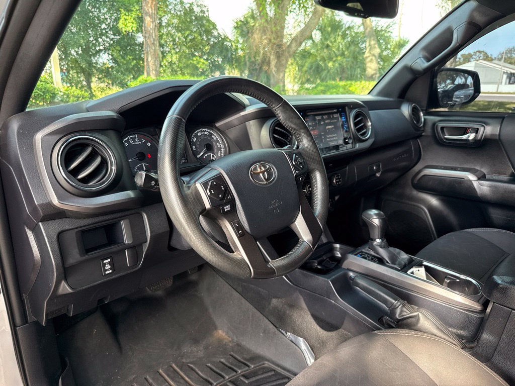 Used 2017 Toyota Tacoma TRD Off-Road w/ Tow Package AWD/4WD image 13