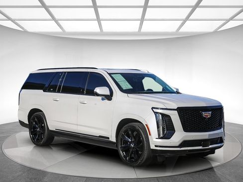 Used 2025 Cadillac Escalade ESV Sport Platinum w/ LPO, Floor Liner Package AWD/4WD image 6