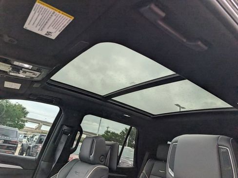 Used 2025 Cadillac Escalade Sport AWD/4WD image 26