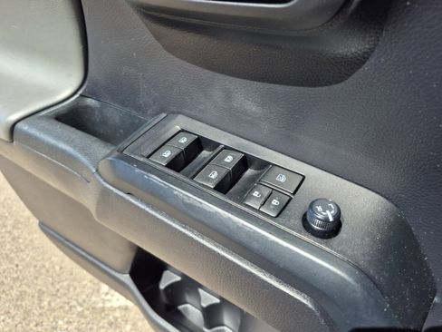 Used 2020 Toyota Tacoma SR w/ SR Convenience Package RWD image 13