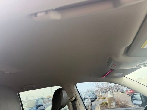 Used 2021 Volkswagen Atlas SE image 13