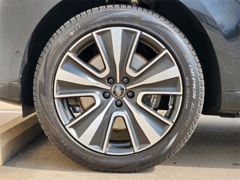 New 2025 Land Rover Range Rover SE image 7