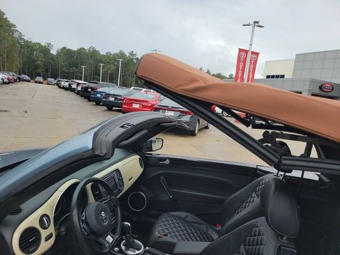 Used 2019 Volkswagen Beetle 2.0T Final Edition SEL FWD image 20