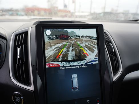 Used 2023 Ford Edge SEL w/ Convenience Package image 32