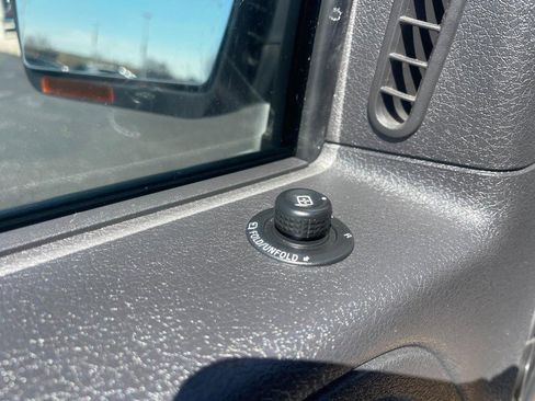 Used 2013 Ford F150 Lariat w/ Lariat Chrome Pkg image 21