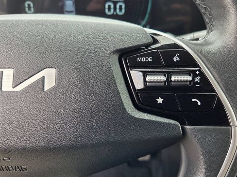 Used 2023 Kia Niro EX Touring FWD image 23