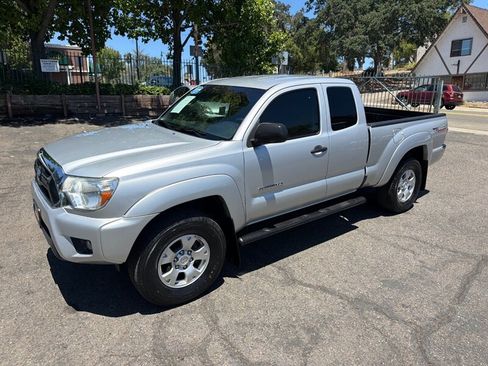 Used 2013 Toyota Tacoma PreRunner w/ TRD Off-Road Pkg RWD image 14