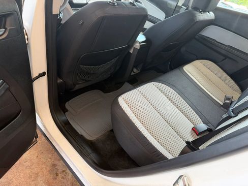 Used 2015 Chevrolet Equinox LS FWD image 19