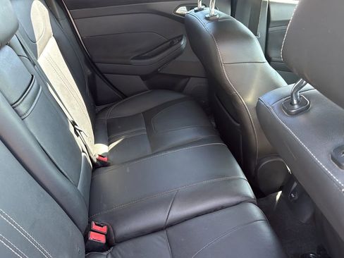 Used 2012 Ford Focus Titanium image 21