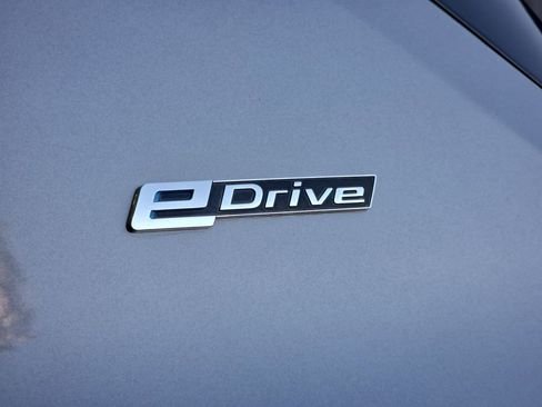 Used 2017 BMW X5 xDrive40e image 22