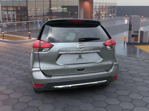 Used 2017 Nissan Rogue SV AWD/4WD image 9
