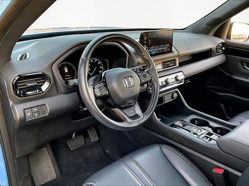 Used 2023 Honda Pilot TrailSport image 14