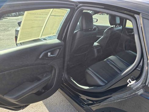 Used 2016 Chrysler 200 S FWD image 16