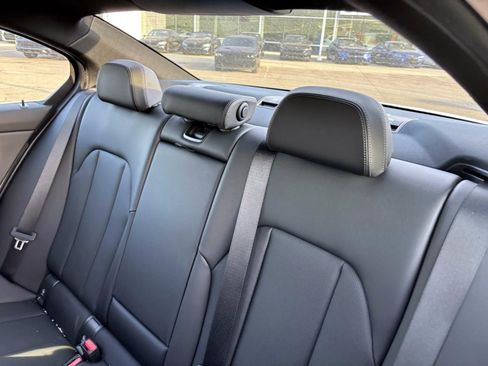Used 2025 BMW 330i xDrive Sedan AWD/4WD image 26