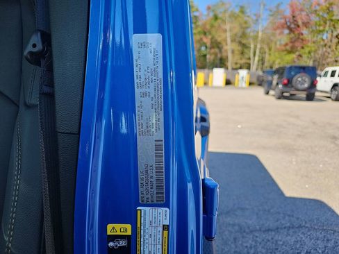 New 2025 Jeep Gladiator Sport image 29