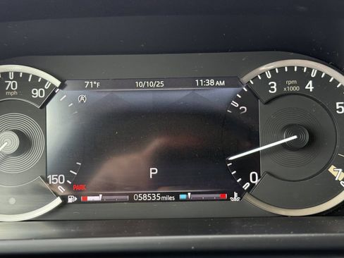 Used 2020 Land Rover Defender 110 image 11