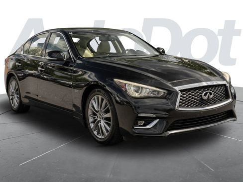 Used 2018 INFINITI Q50 Luxe w/ Essential Package (3.0T Luxe) AWD/4WD image 4