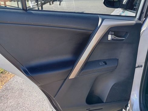 Used 2014 Toyota RAV4 Limited w/ Technology Package image 17