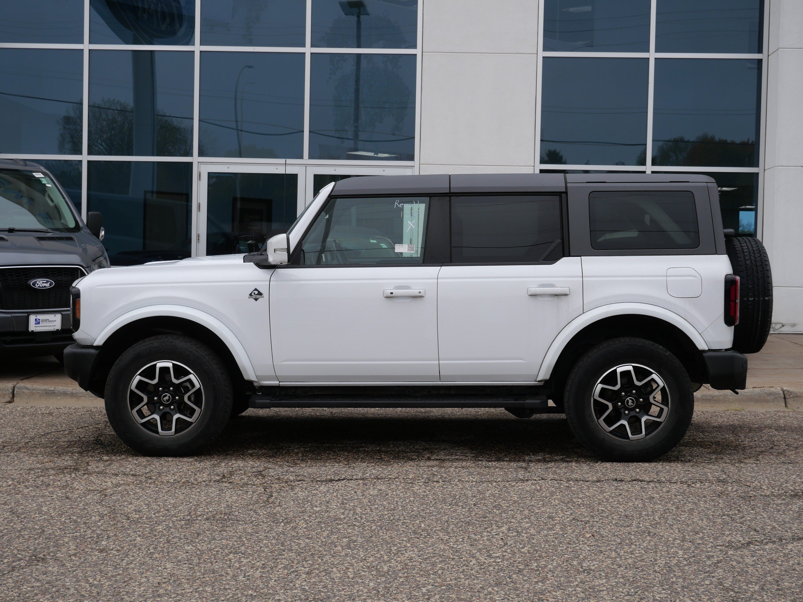 Used 2024 Ford Bronco Outer Banks AWD/4WD image 26