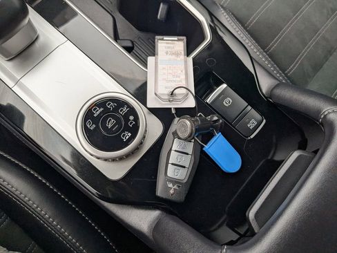 Used 2025 Mitsubishi Outlander SE image 29