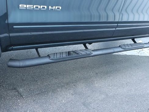 Used 2018 GMC Sierra 2500 SLE w/ SLE Preferred Package image 12